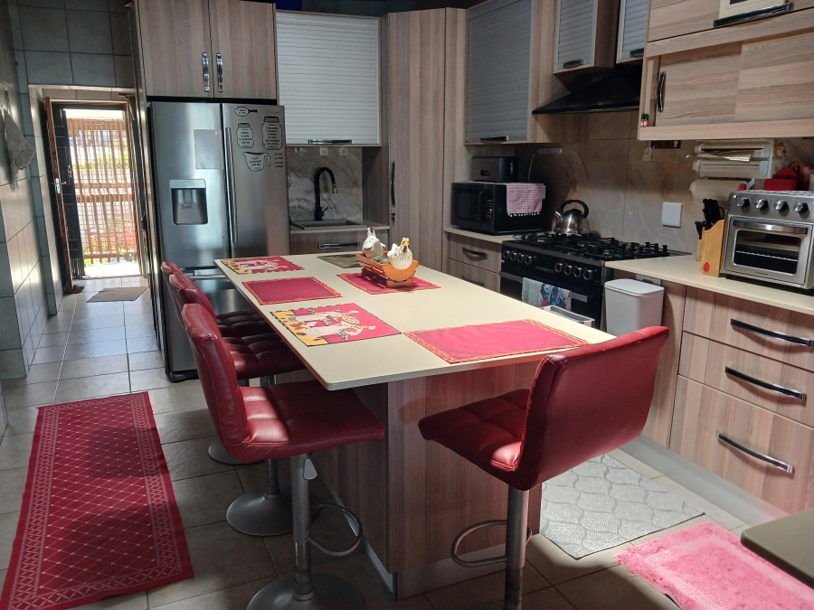 4 Bedroom Property for Sale in Dana Bay Western Cape